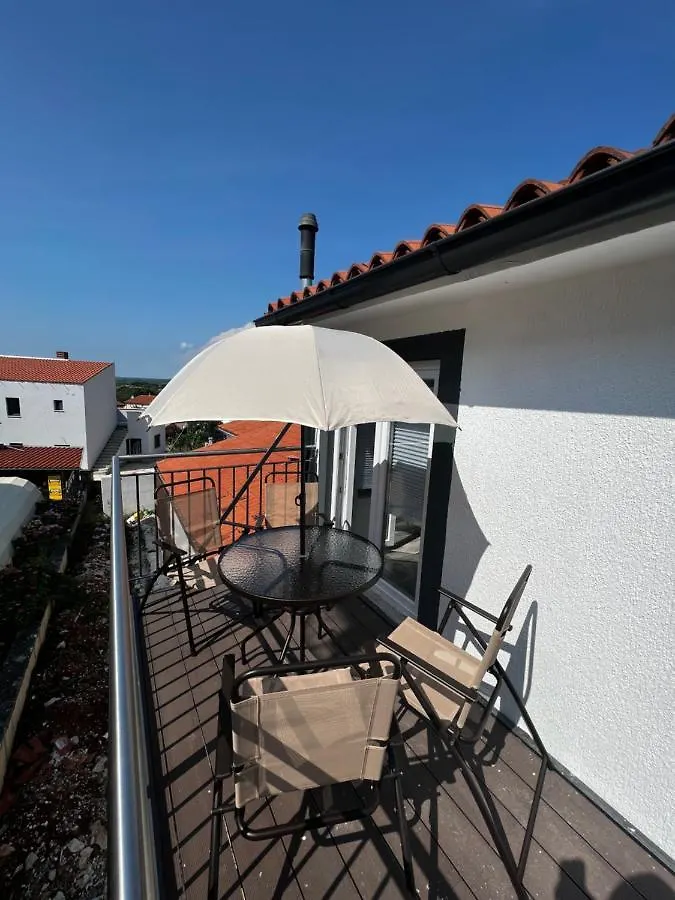 Apartment Stinjan Pula 0*,
