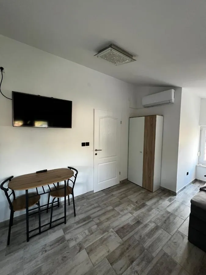 Apartment Stinjan Пула