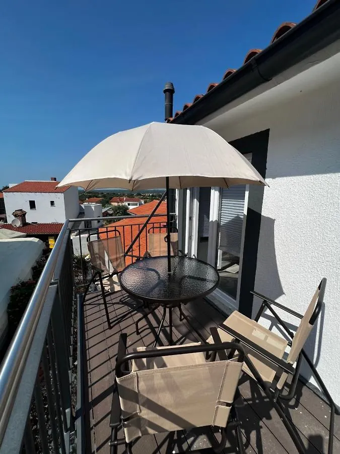 Apartment Stinjan Пула